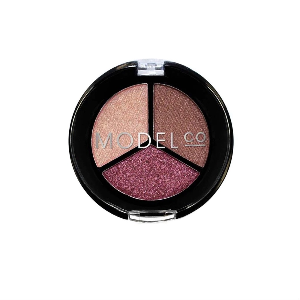 Model co metallic eyeshadow trio